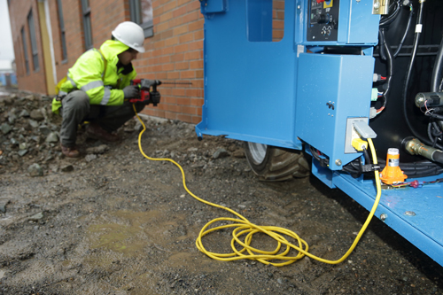 Sakselift batteri arb.h <12m platformbredde>90cm